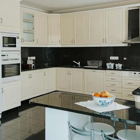Regina Beach - With Private Pool *
